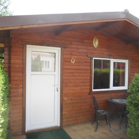 Pension, Camping & Biker Station Zur Deutschen Eiche Ciocanesti Buitenkant foto