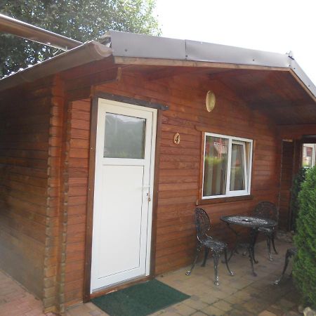 Pension, Camping & Biker Station Zur Deutschen Eiche Ciocanesti Buitenkant foto