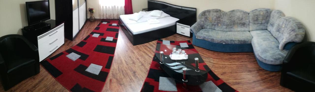 Pension, Camping & Biker Station Zur Deutschen Eiche Ciocanesti Buitenkant foto