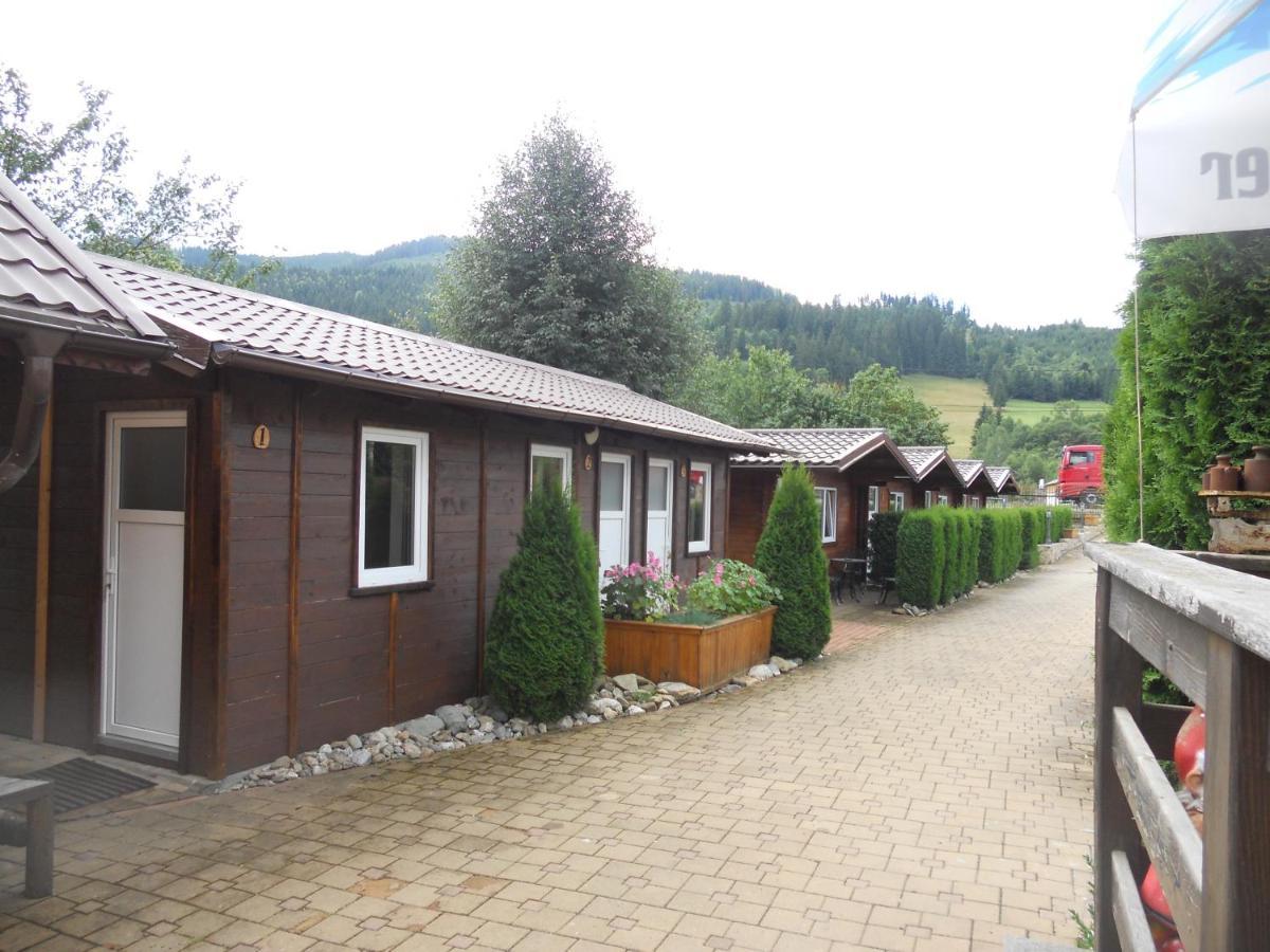 Pension, Camping & Biker Station Zur Deutschen Eiche Ciocanesti Buitenkant foto