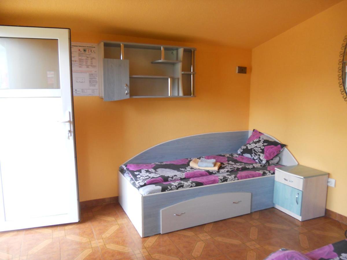 Pension, Camping & Biker Station Zur Deutschen Eiche Ciocanesti Buitenkant foto