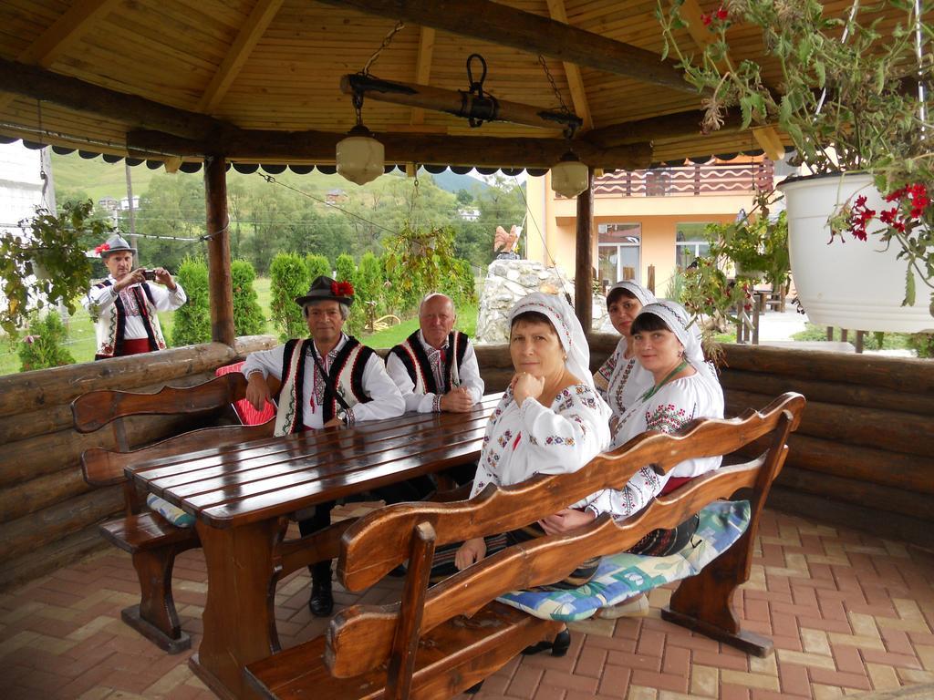Pension, Camping & Biker Station Zur Deutschen Eiche Ciocanesti Buitenkant foto