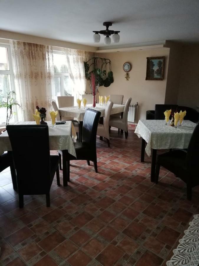 Pension, Camping & Biker Station Zur Deutschen Eiche Ciocanesti Buitenkant foto